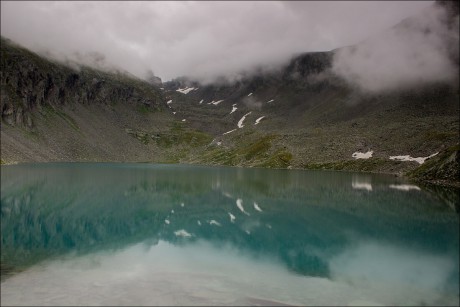 Jezero Dösener s hladinou v nadmořské výšce 2.267 m.