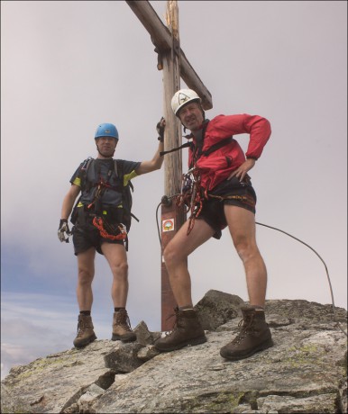 Kříž na vrcholu Säulecku ve 3.086 m n. m.
