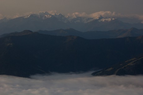 Výhled na Vysoké Taury vzdálené 36 km.