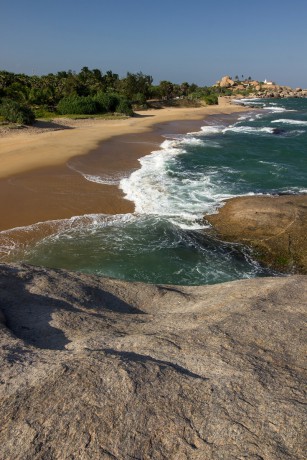 Pobřeží v Kirindě.