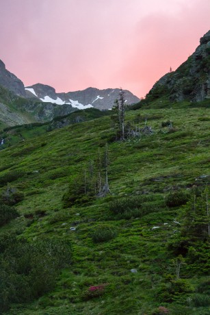 Zatím ještě příjemný večer u jezera.