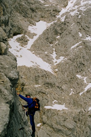 Jedno z mála míst umožňující sejmutí batohu a vylovení foťáku.