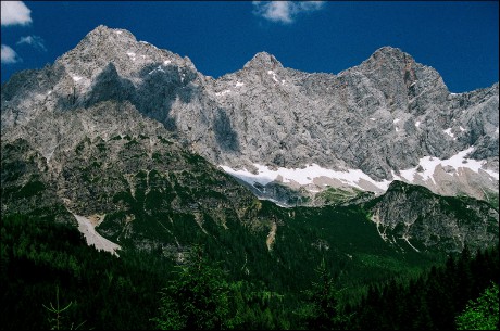 Torstein - 2.947, Mitterspitz - 2.992 a Dachstein - 2.995 m n. m.