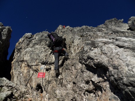 Začátek zajištěné cesty Königsjodler.