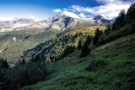 Rozloučení se Zillertálskými Alpami je pohled na kopec  Blauer Kofel  s vrcholem v nadmořské výšce 2.862 metrů. 