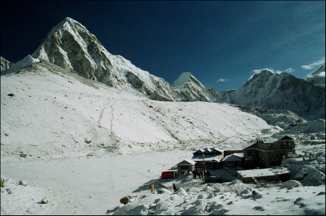 Pumo Ri - 7.162 m n. m. z Gorak Shepu - 5.190 m n. m.