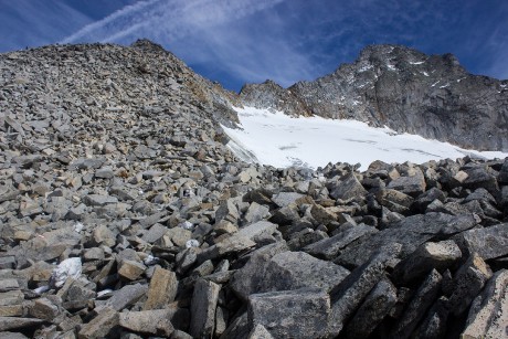 Odsud už vidíme závěrečnou část výstupu s hřebenem Detmolder.