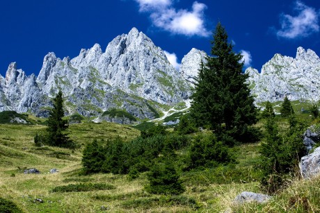 Poslední pohled na rozeklaný hřeben Mannlwand.