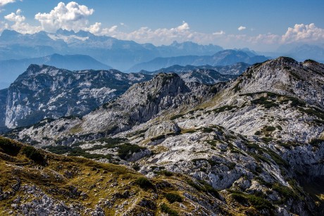 Výhled z vrcholu Wildgößlu na Dachstein.
