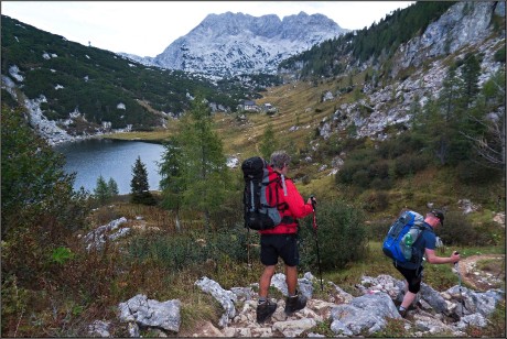 Jezero Elmsee s kopcem Rotgschirr vysokým 2.270 m n. m.